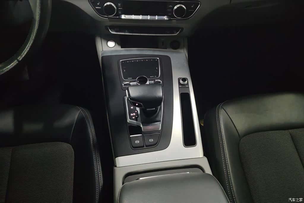 Audi Q5L, 2019 16