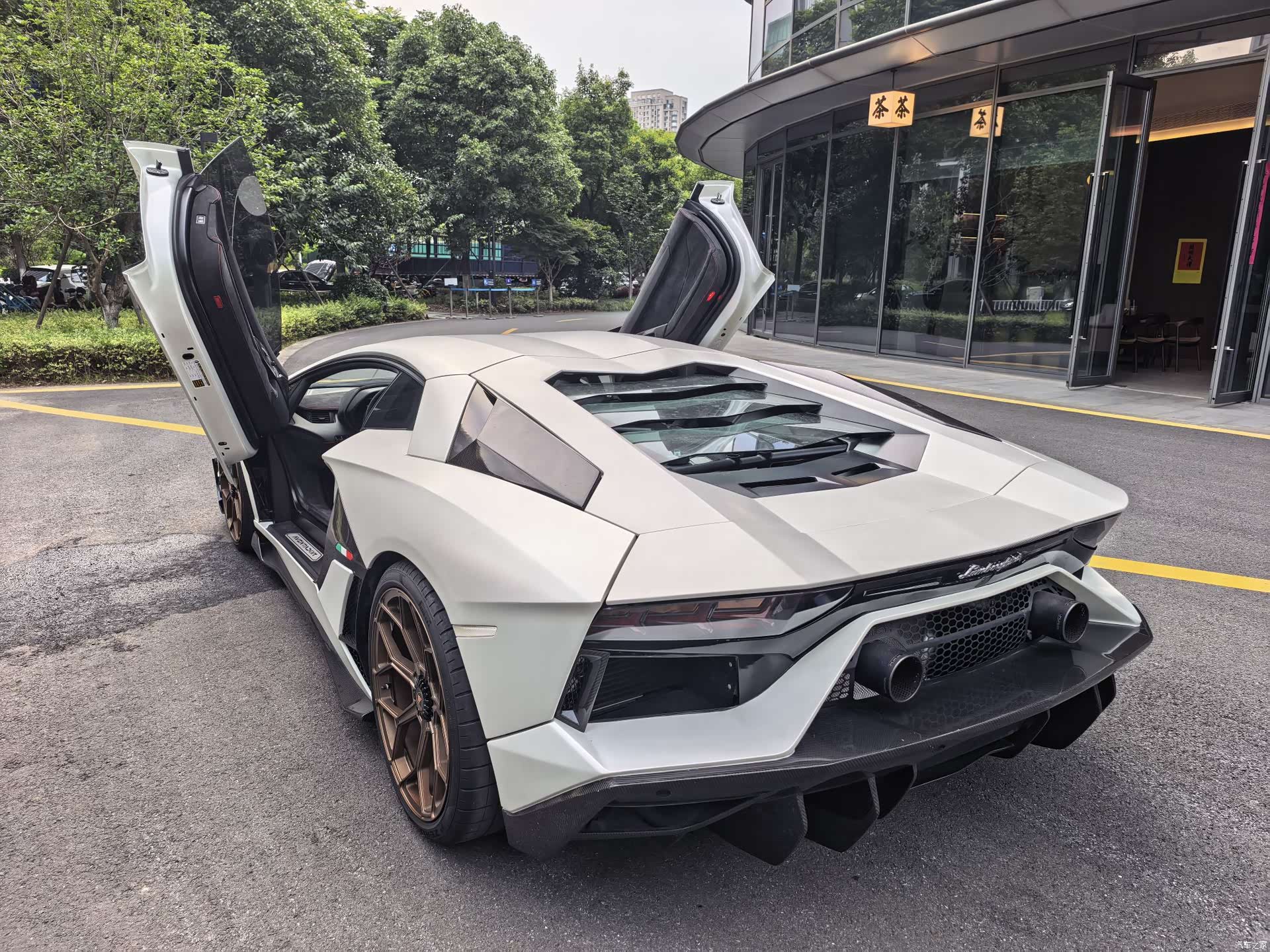 Lamborghini Aventador, 2013 12