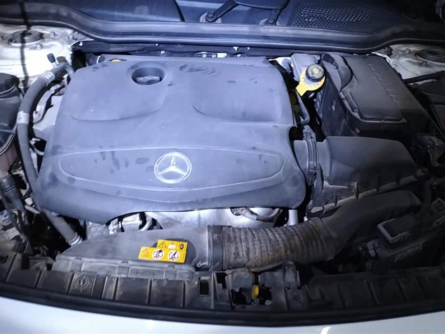 Mercedes-Benz GLA Mercedes-Benz GLA
