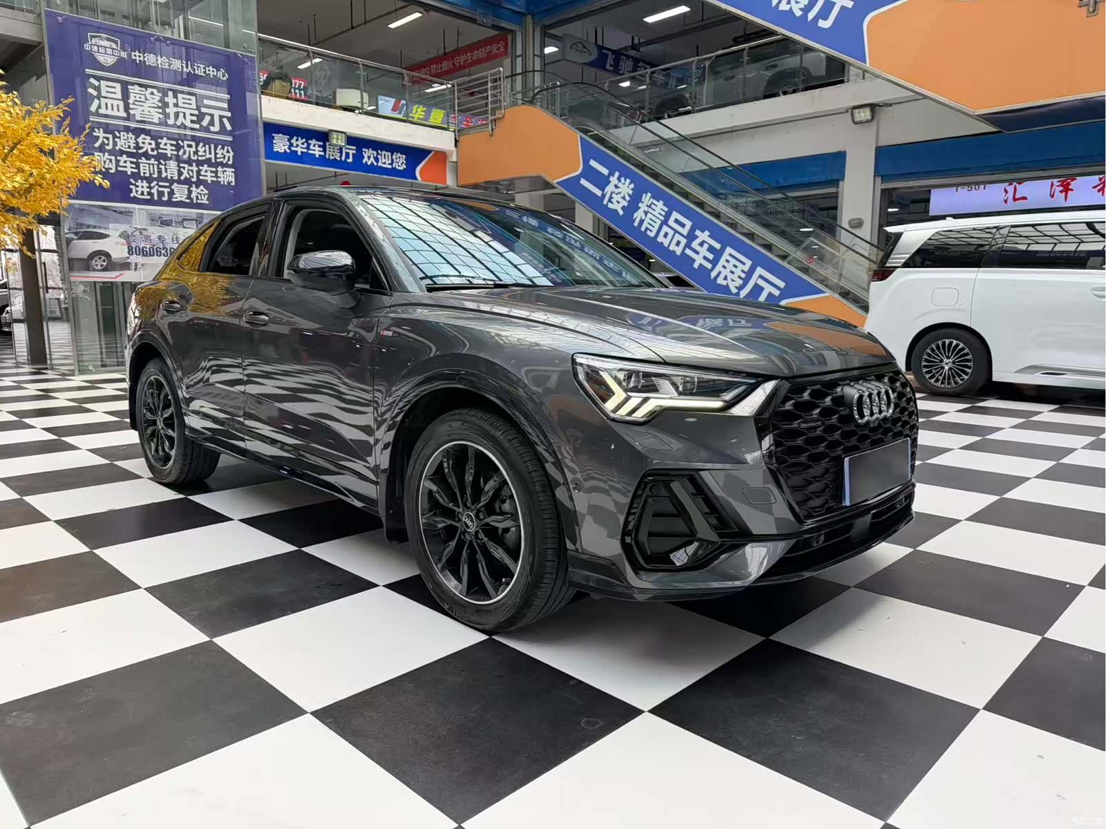 Audi Q3, 2022 3