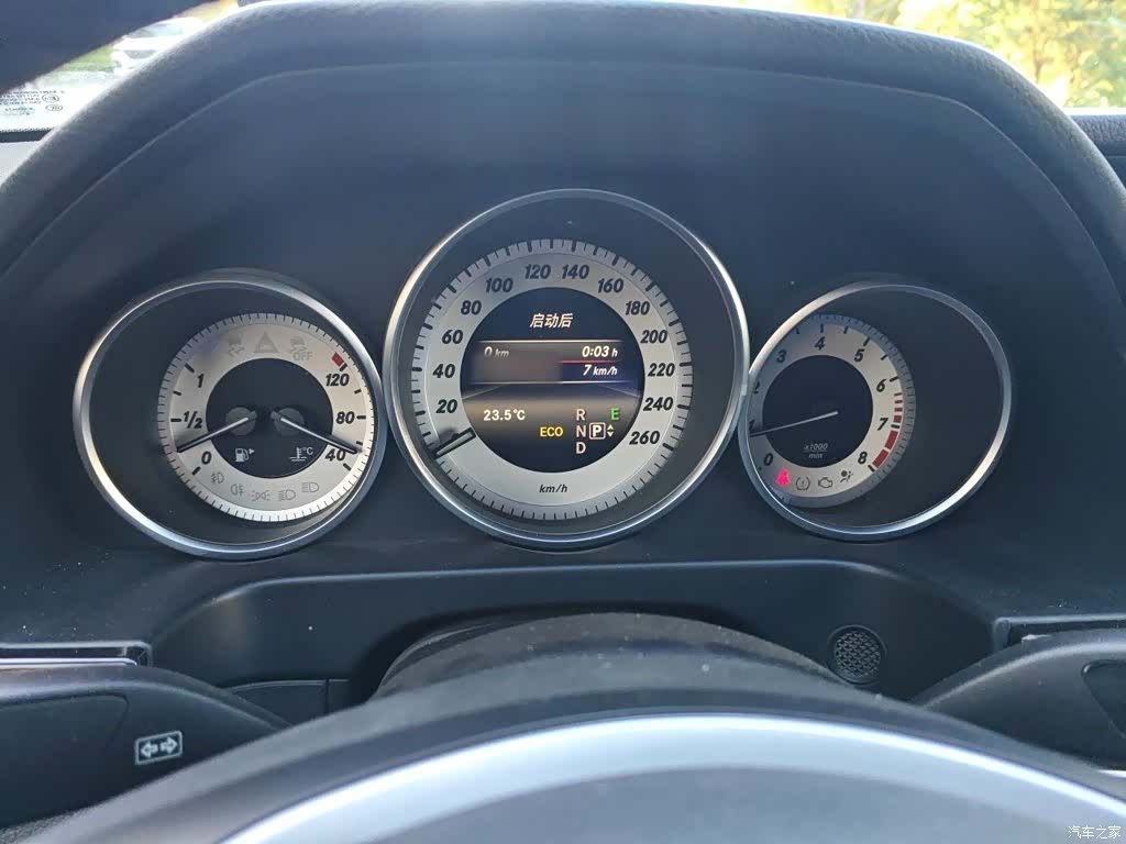 Mercedes-Benz E-Class, 2015 4