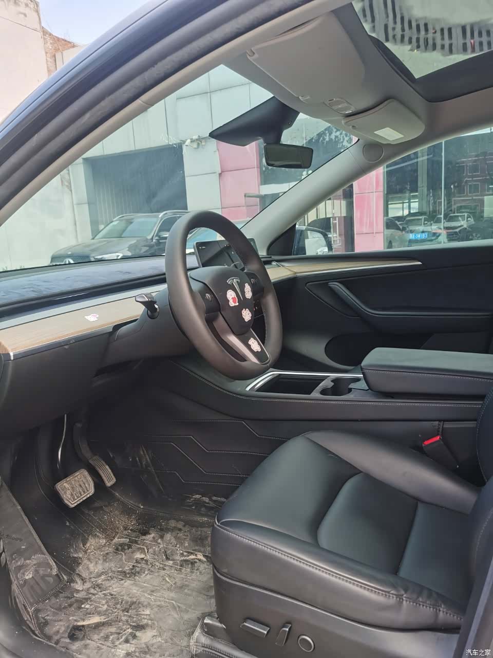 Tesla Model Y, 2023 7