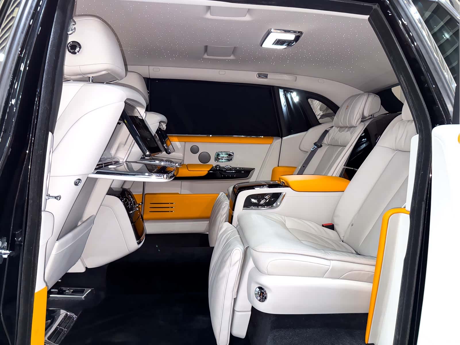 Rolls-Royce Phantom, 2023 19