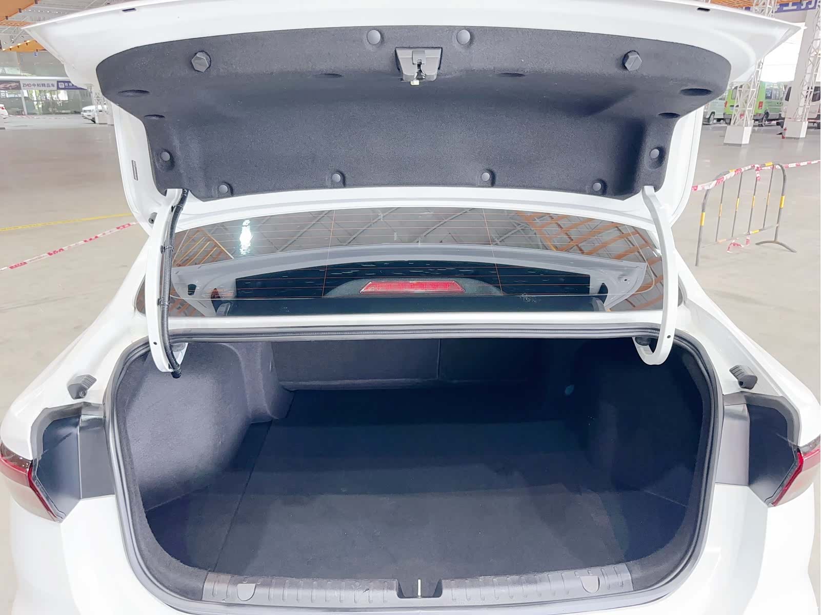 Geely Emgrand, 2022 18