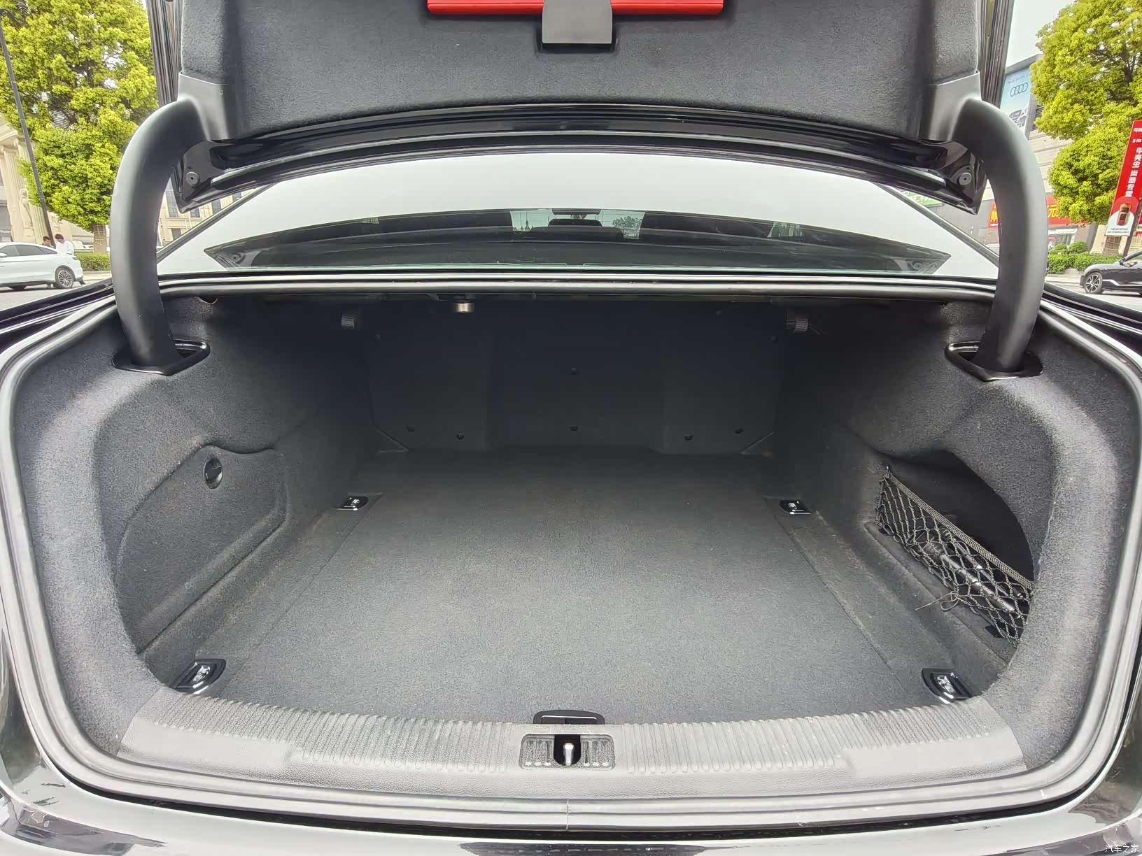 Audi A6L, 2013 15