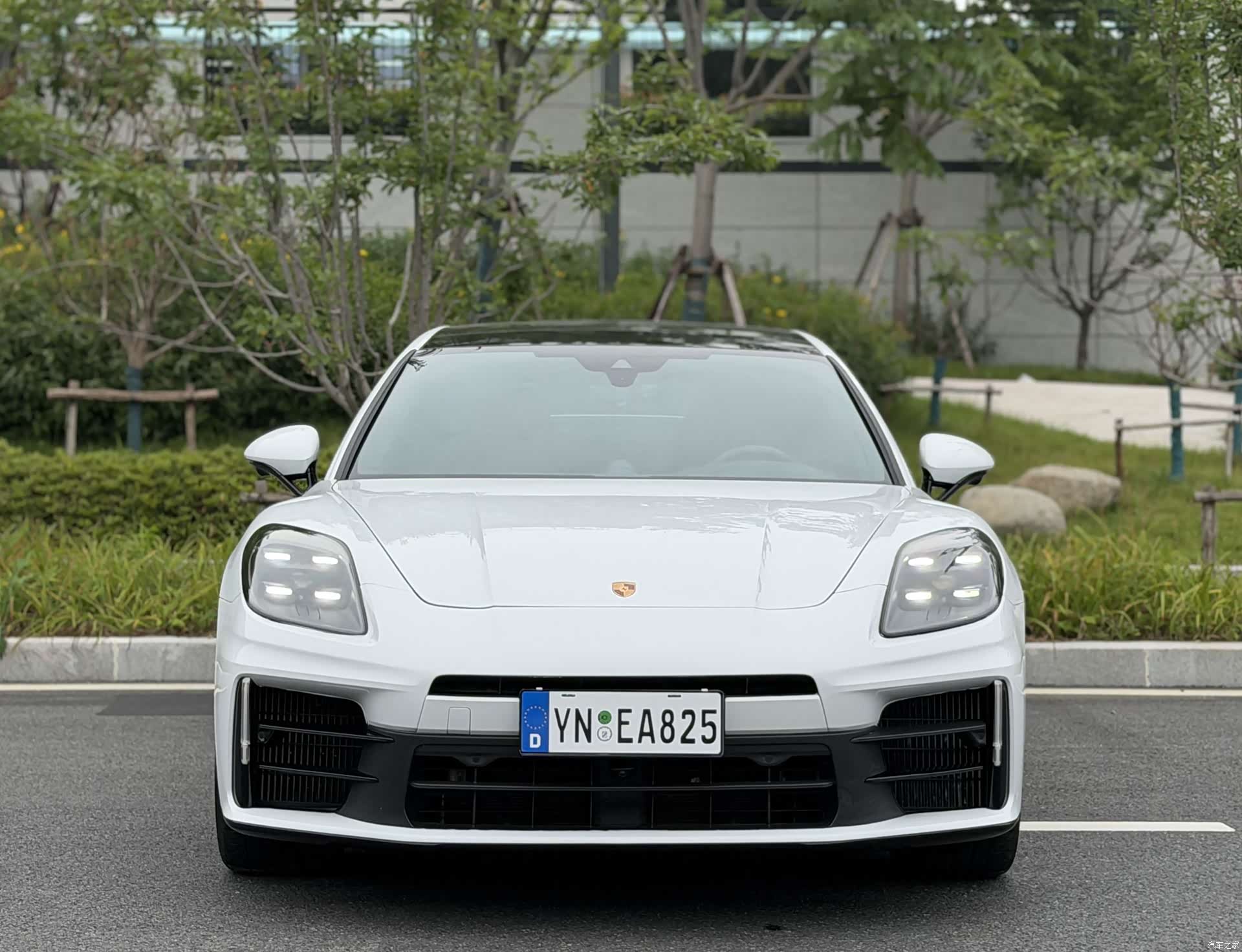 Porsche Panamera, 2024 2