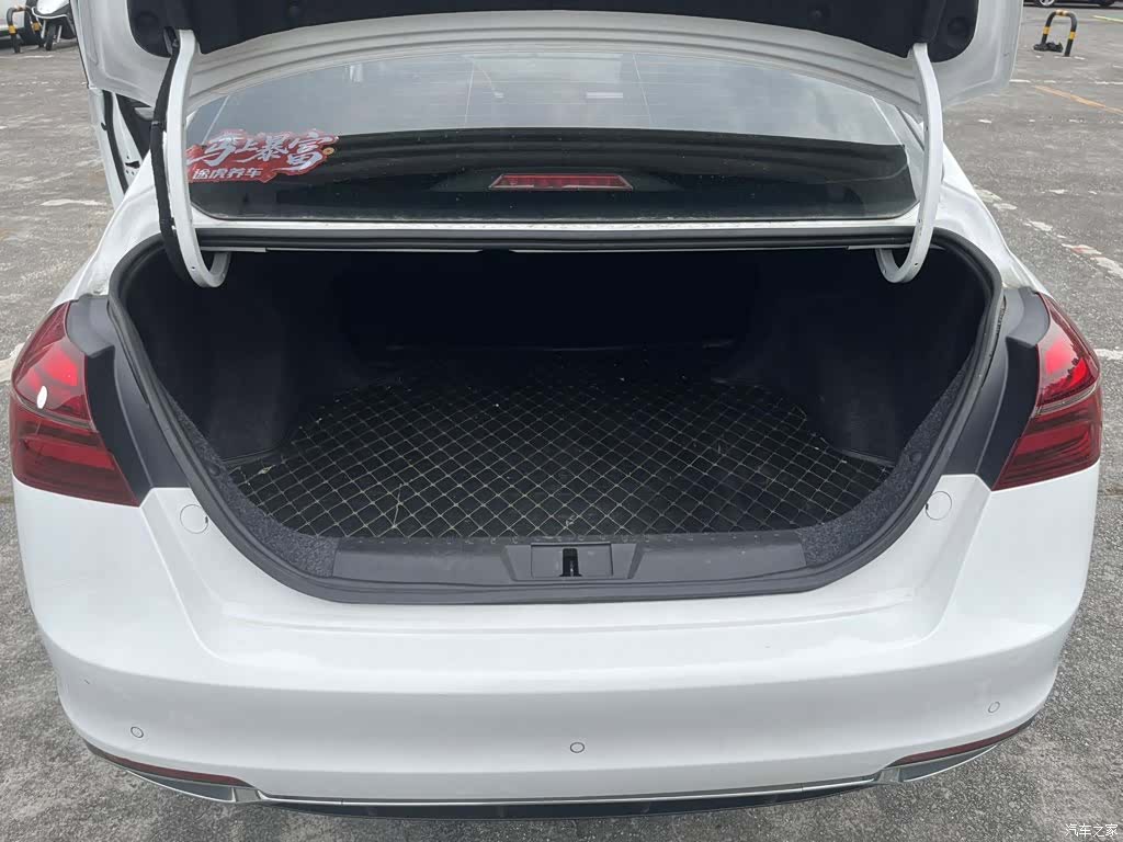 Geely Emgrand, 2019 16