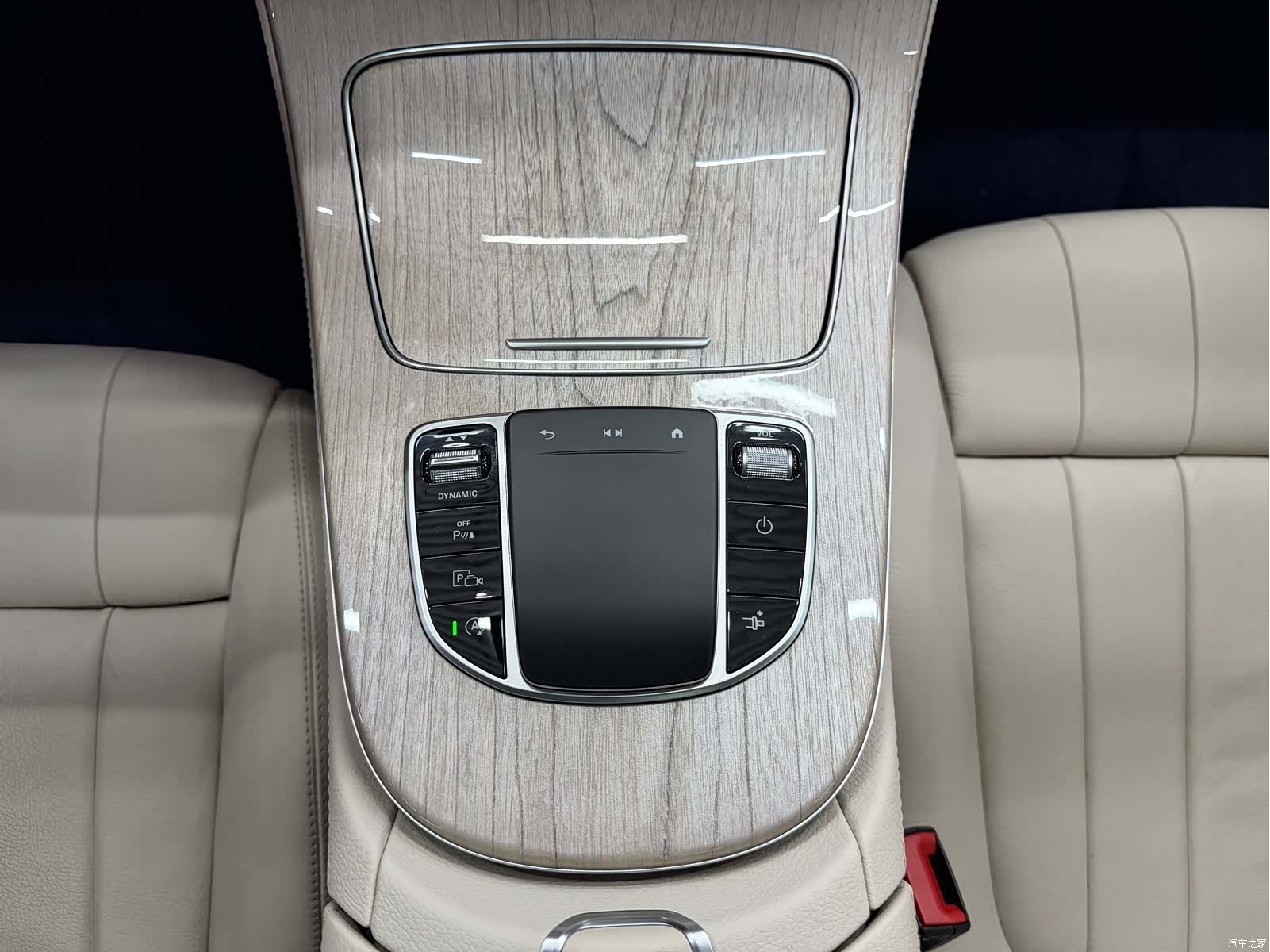Mercedes-Benz E-Class, 2023 14
