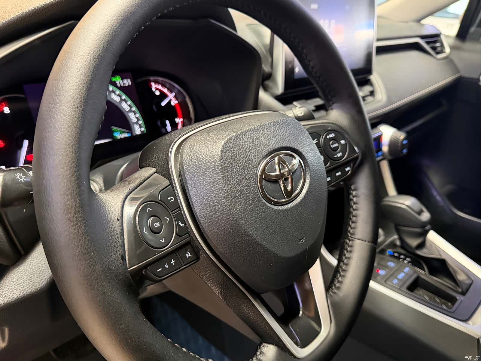 Toyota RAV4, 2022 12
