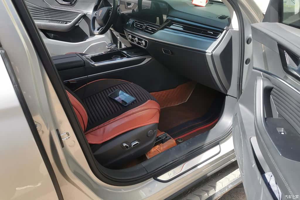 Hongqi HS5, 2024 8