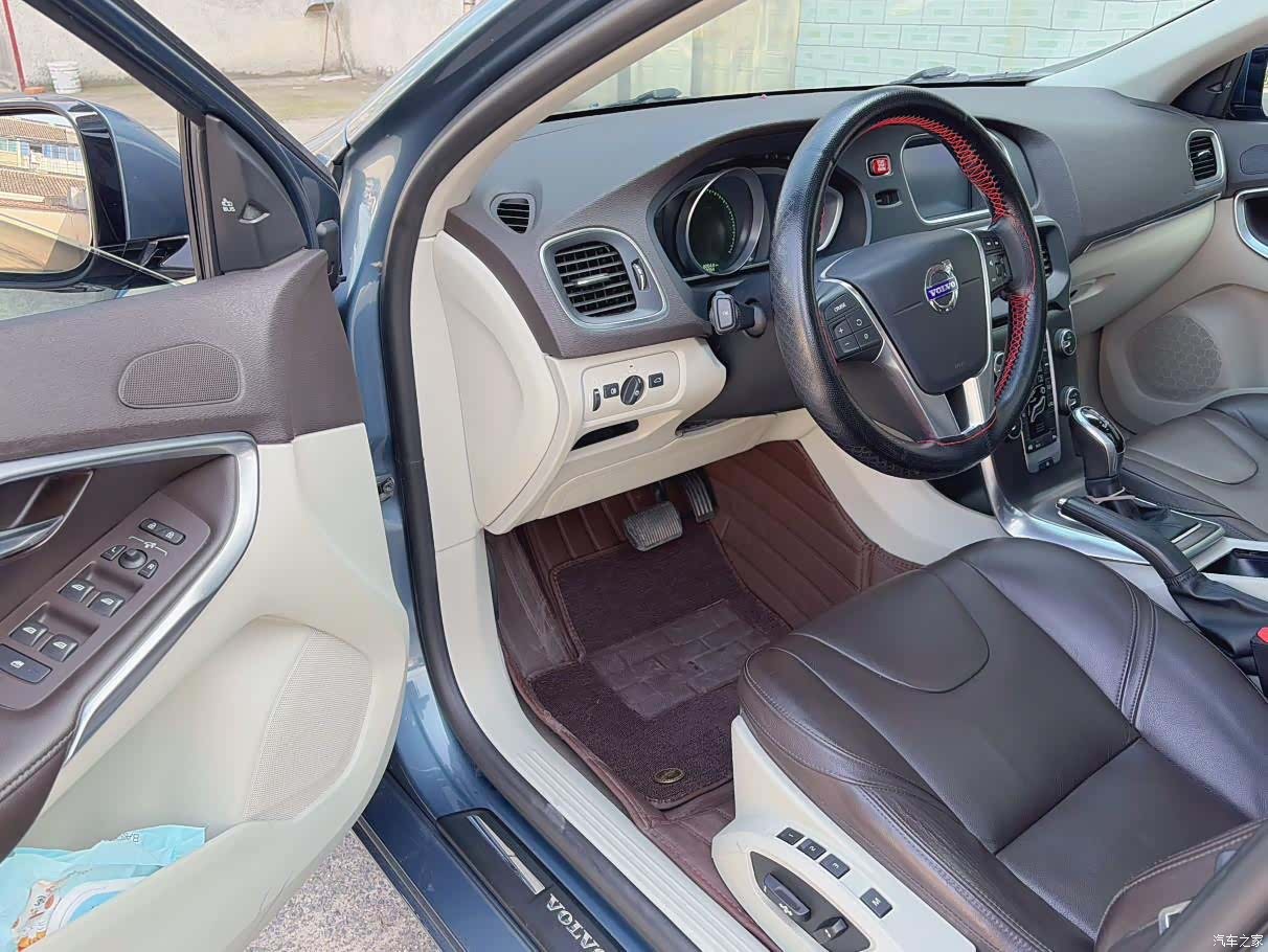 Volvo V40, 2014 11