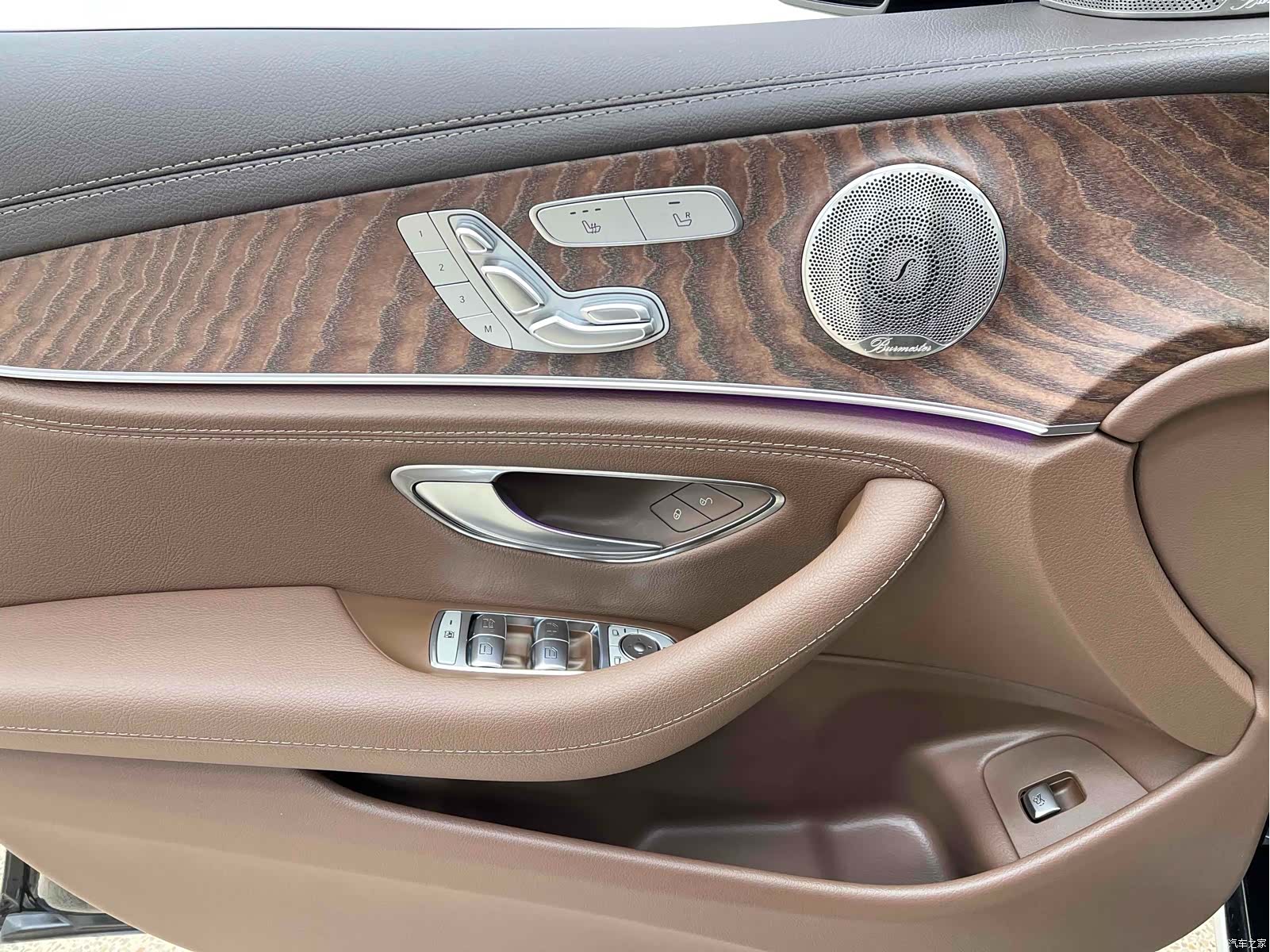 Mercedes-Benz E-Class, 2023 12