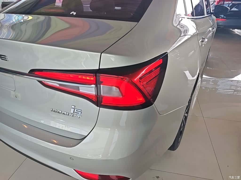 Roewe i5, 2021 8