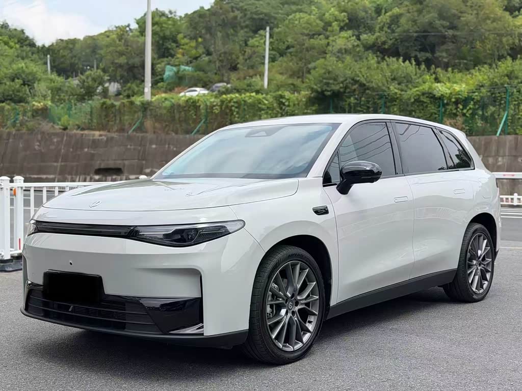 Leapmotor C10