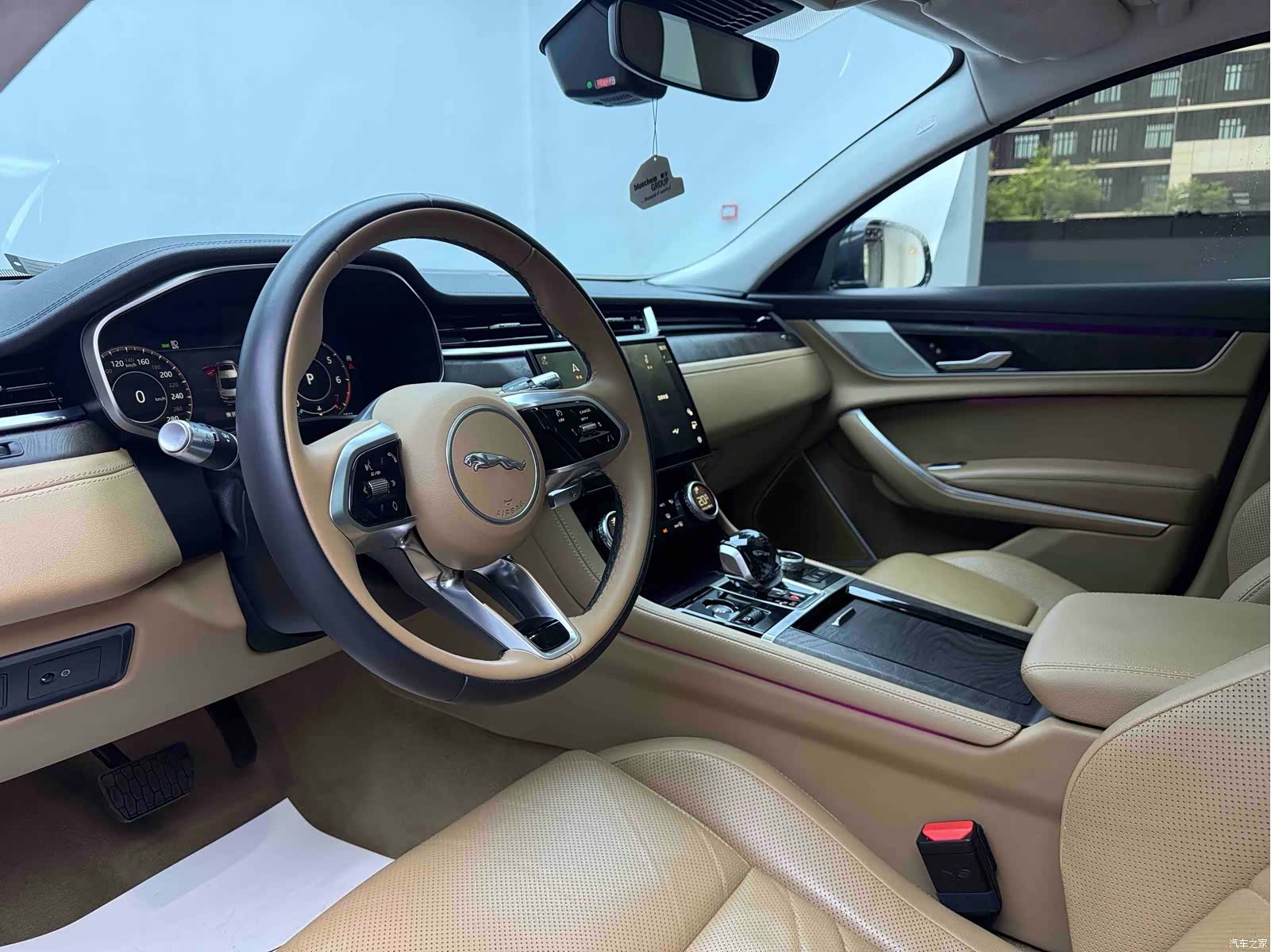 Land Rover P250, 2023 4
