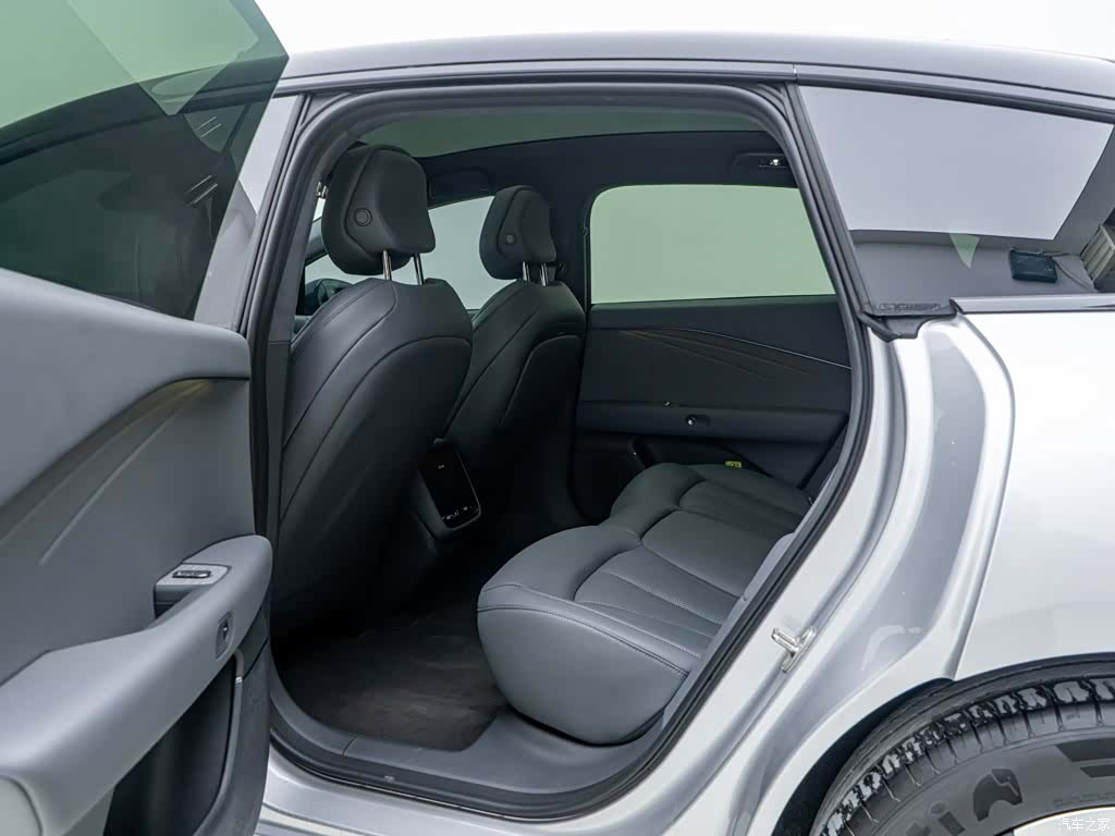 Xpeng P7, 2026 16