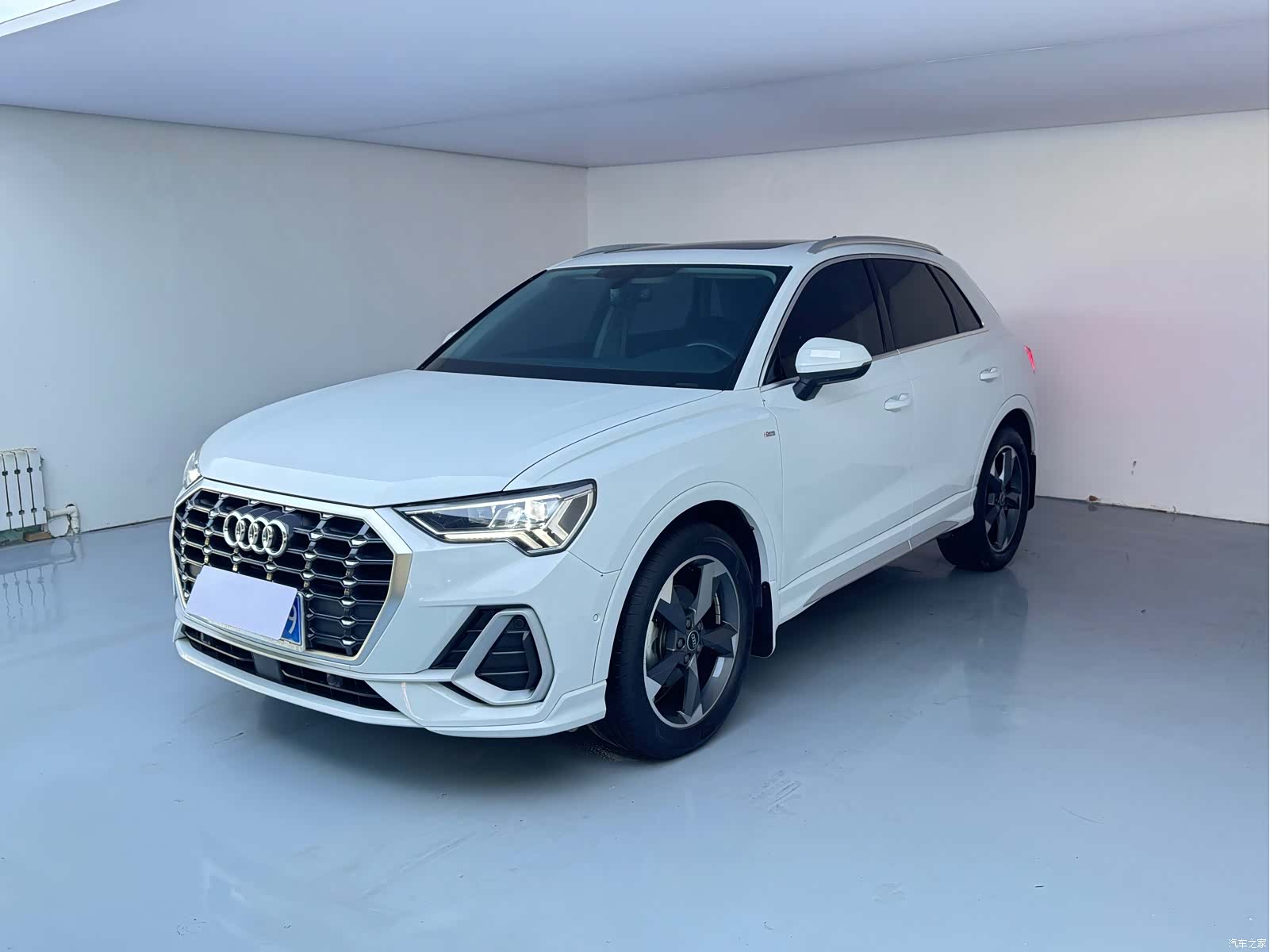 Audi Q3, 2023 1
