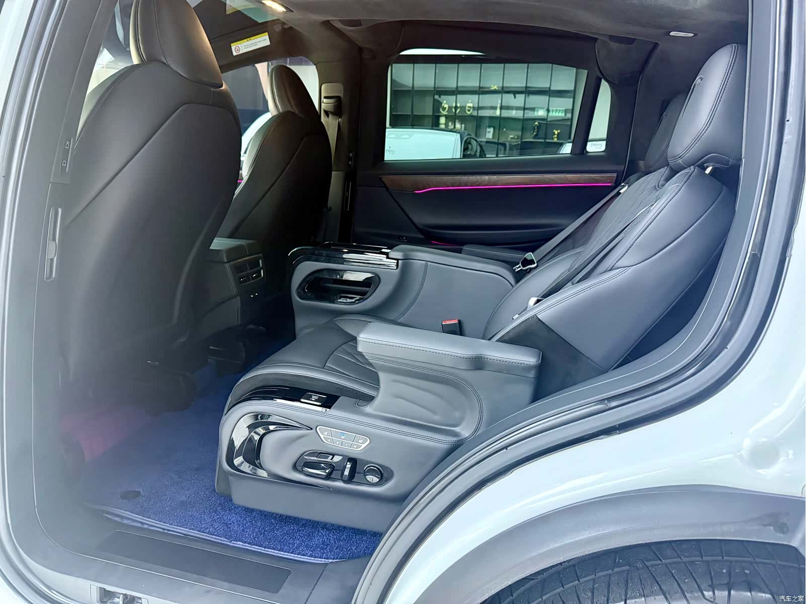Tesla Model X, 2020 6