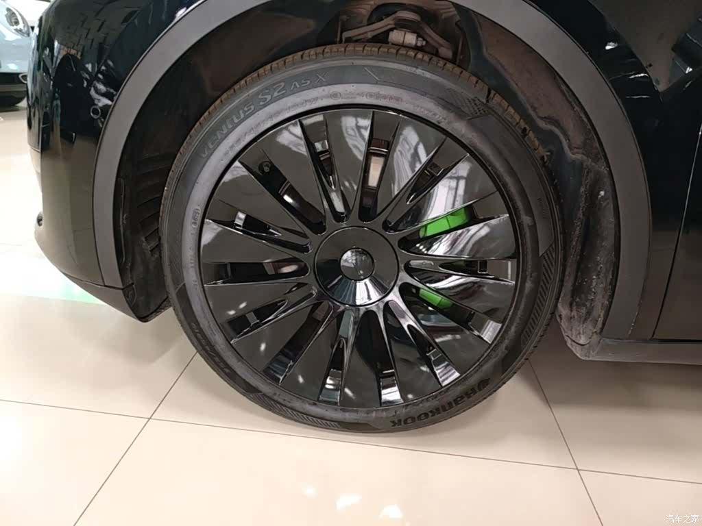 Tesla Model Y, 2023 23