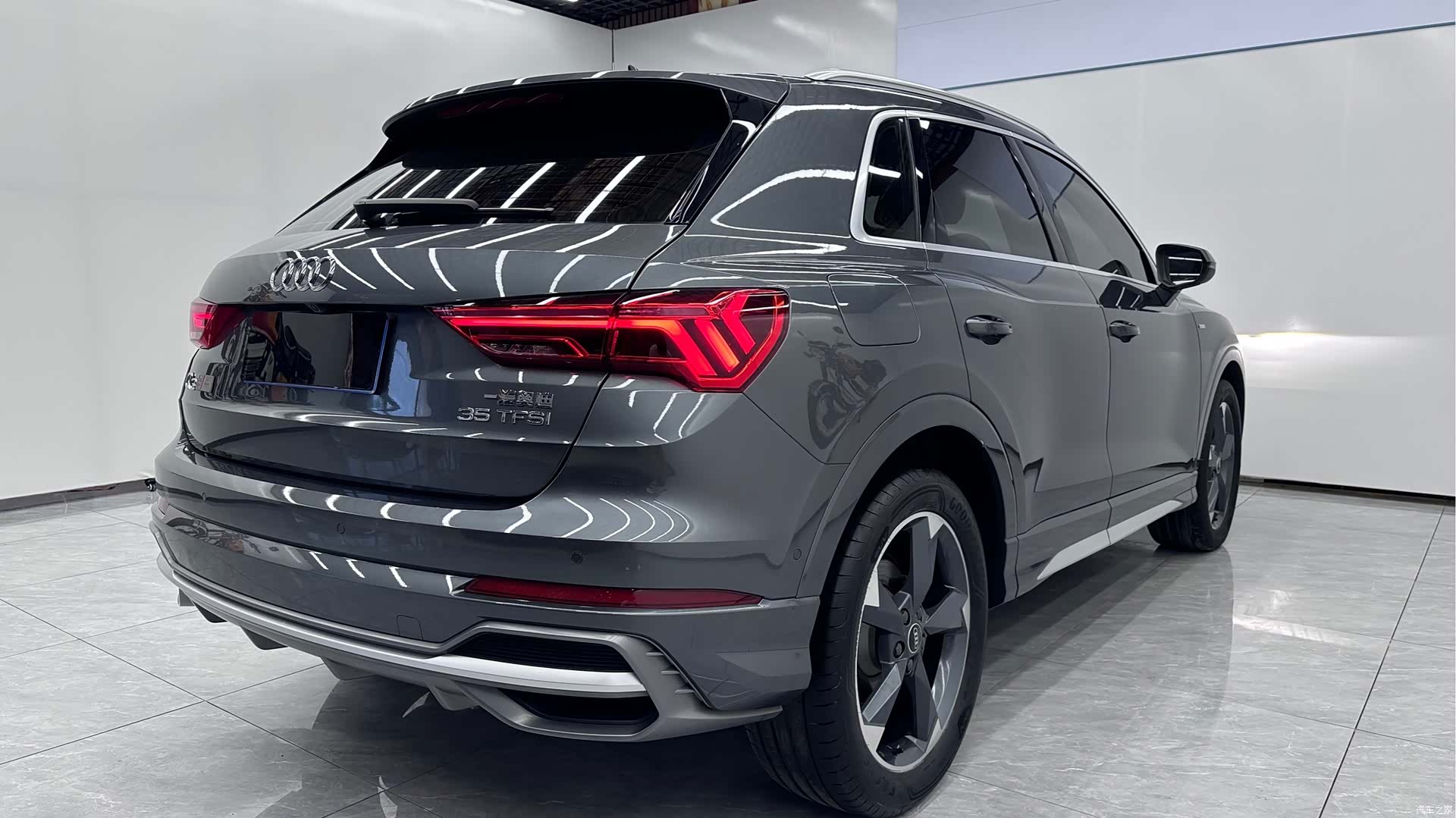 Audi Q3, 2023 4