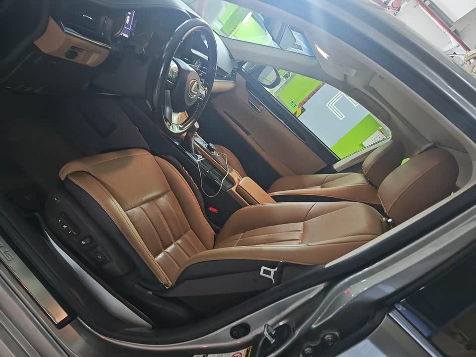 Lexus ES