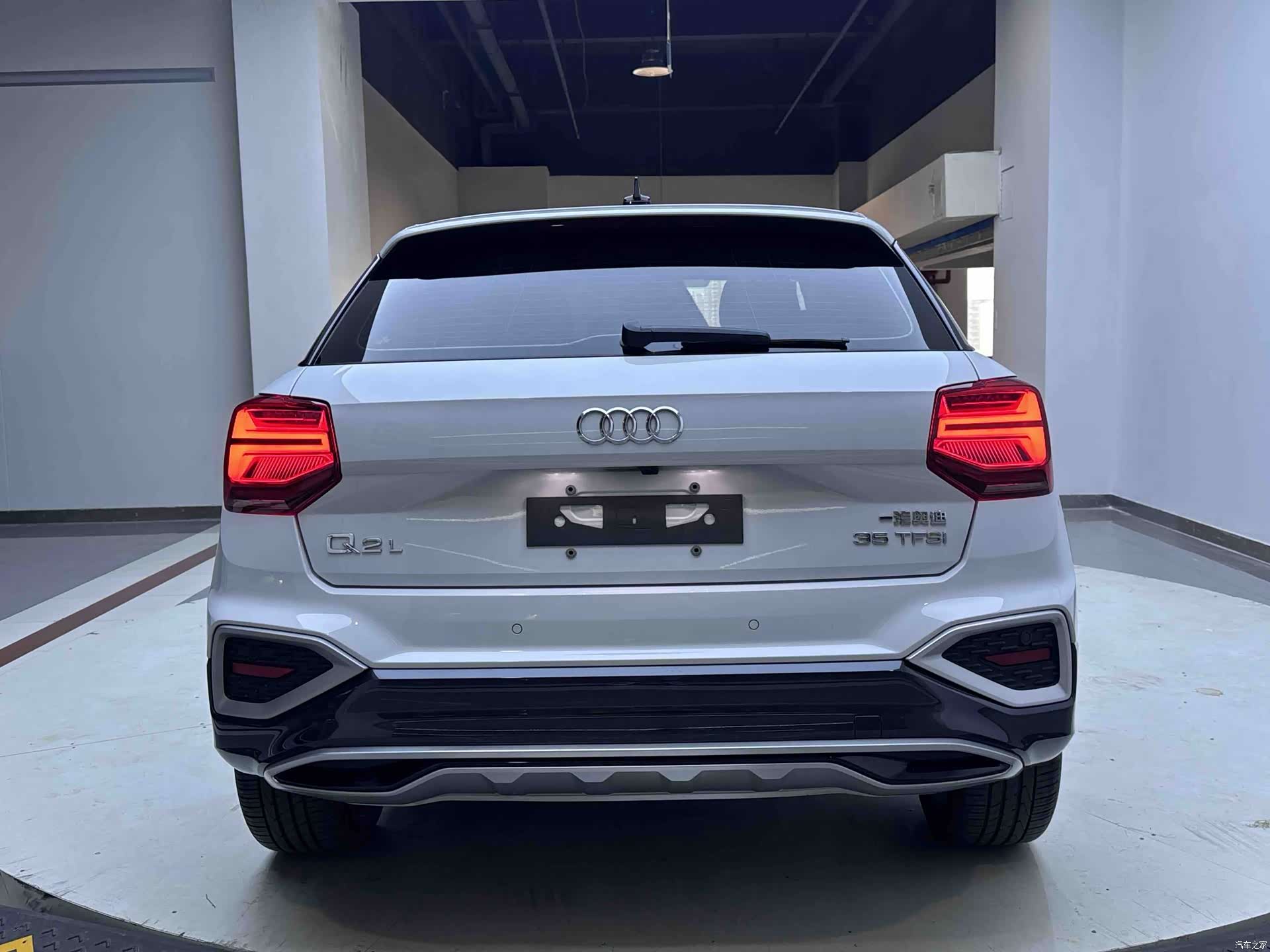 Audi Q2L, 2021 4