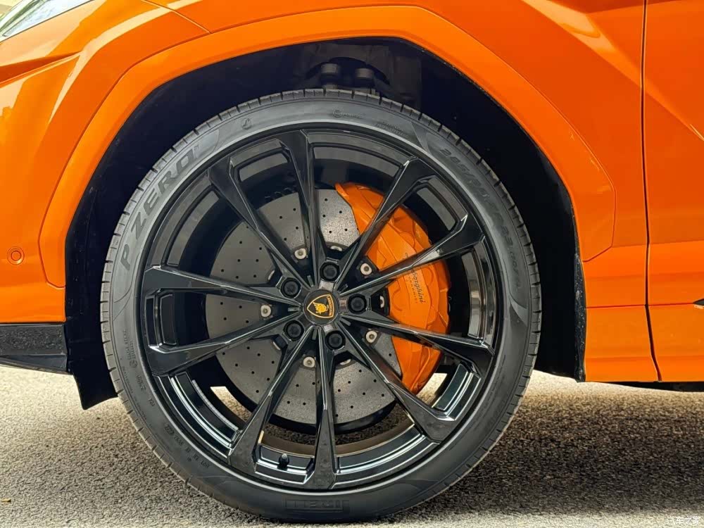 Lamborghini Urus, 2023 28