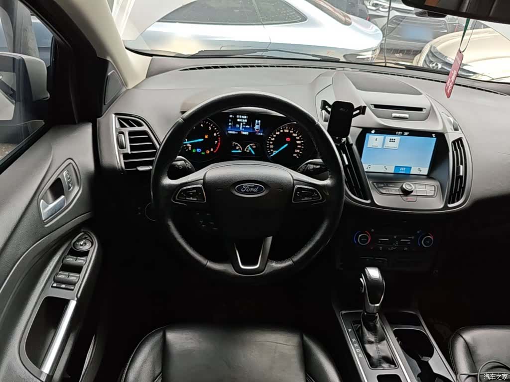 Ford Kuga, 2018 11
