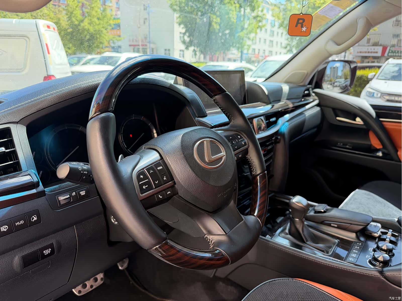 Lexus LX, 2018 18