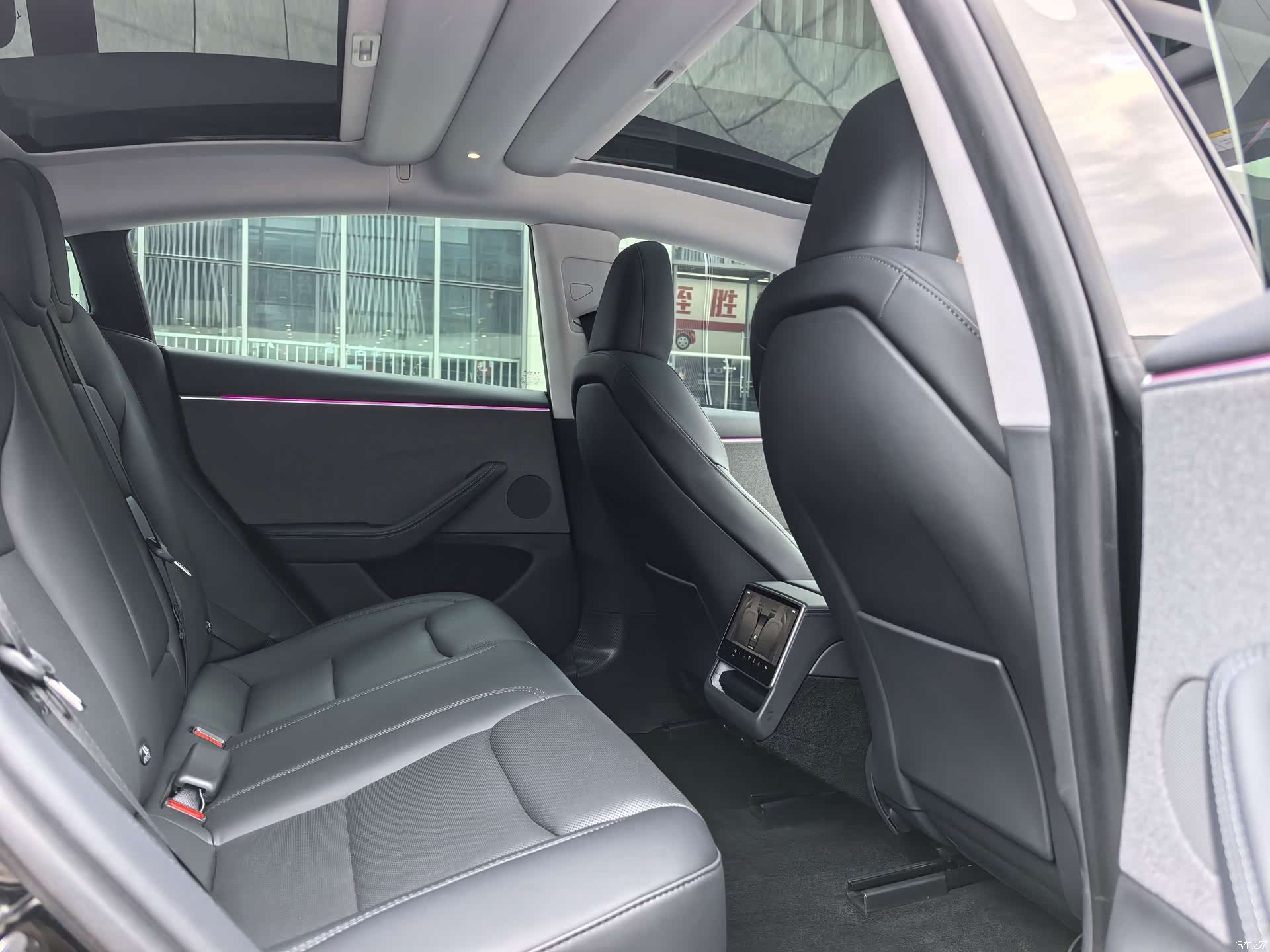 Tesla Model 3, 2024 19