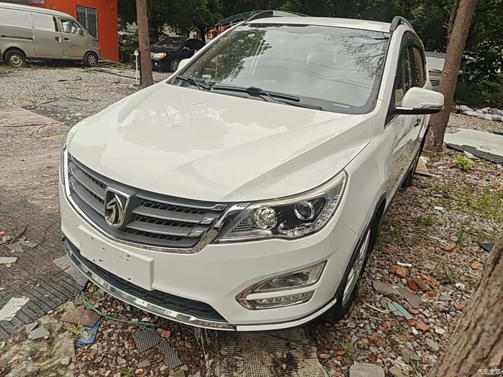 Wuling 560, 2015 2