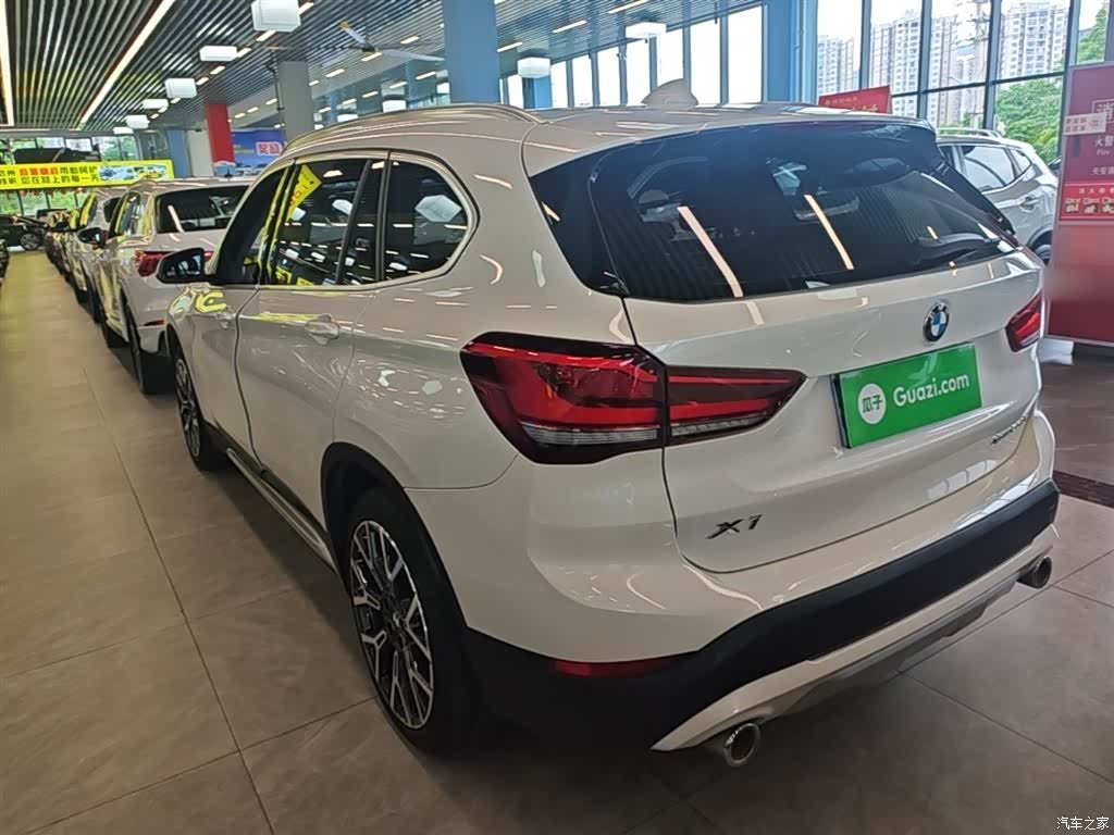 BMW X1, 2021 все фото