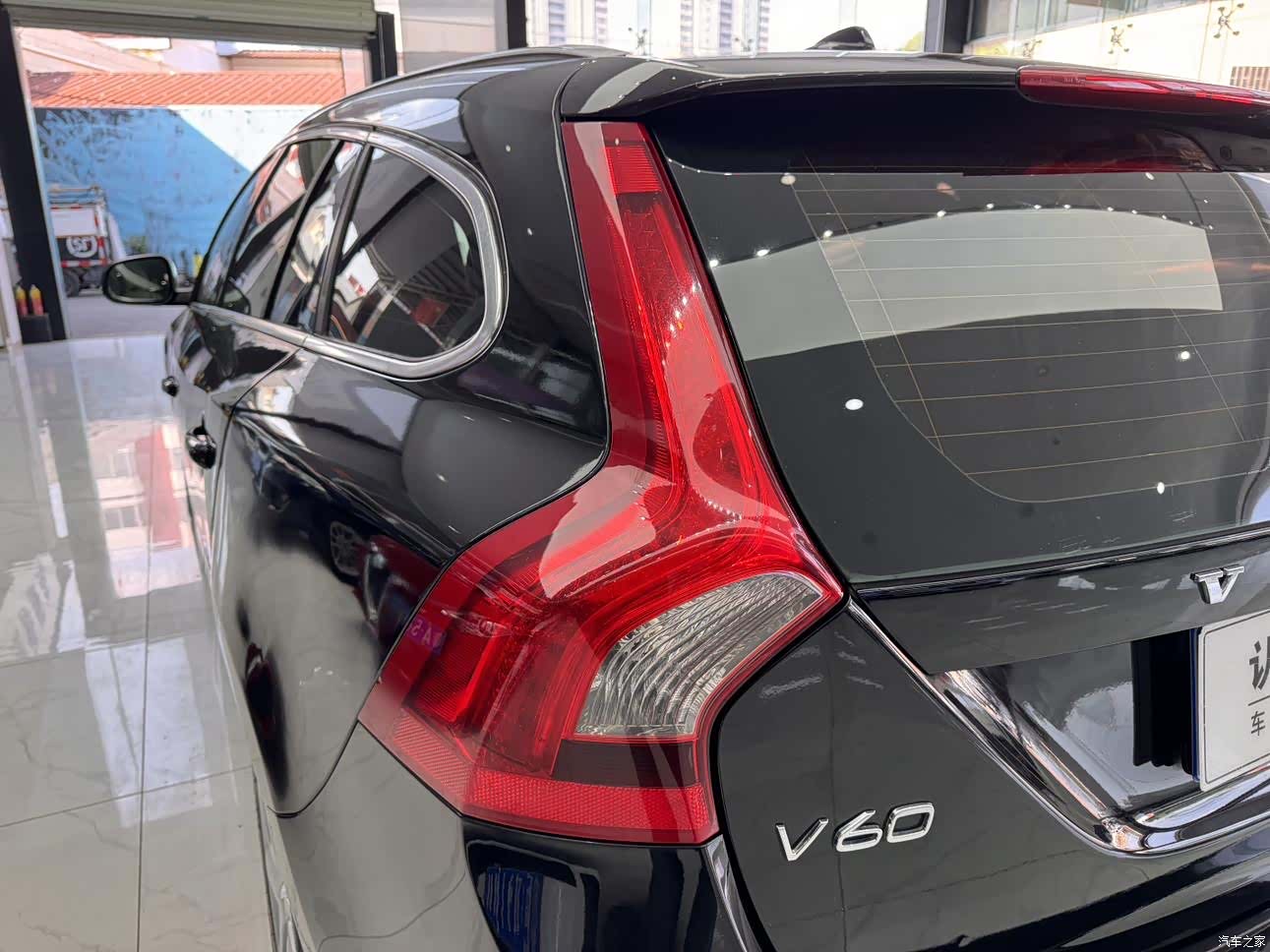 Volvo V60, 2014 25