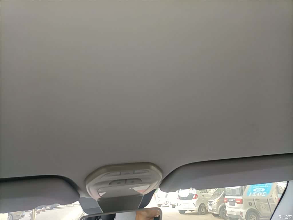 Wuling E200, 2019 18