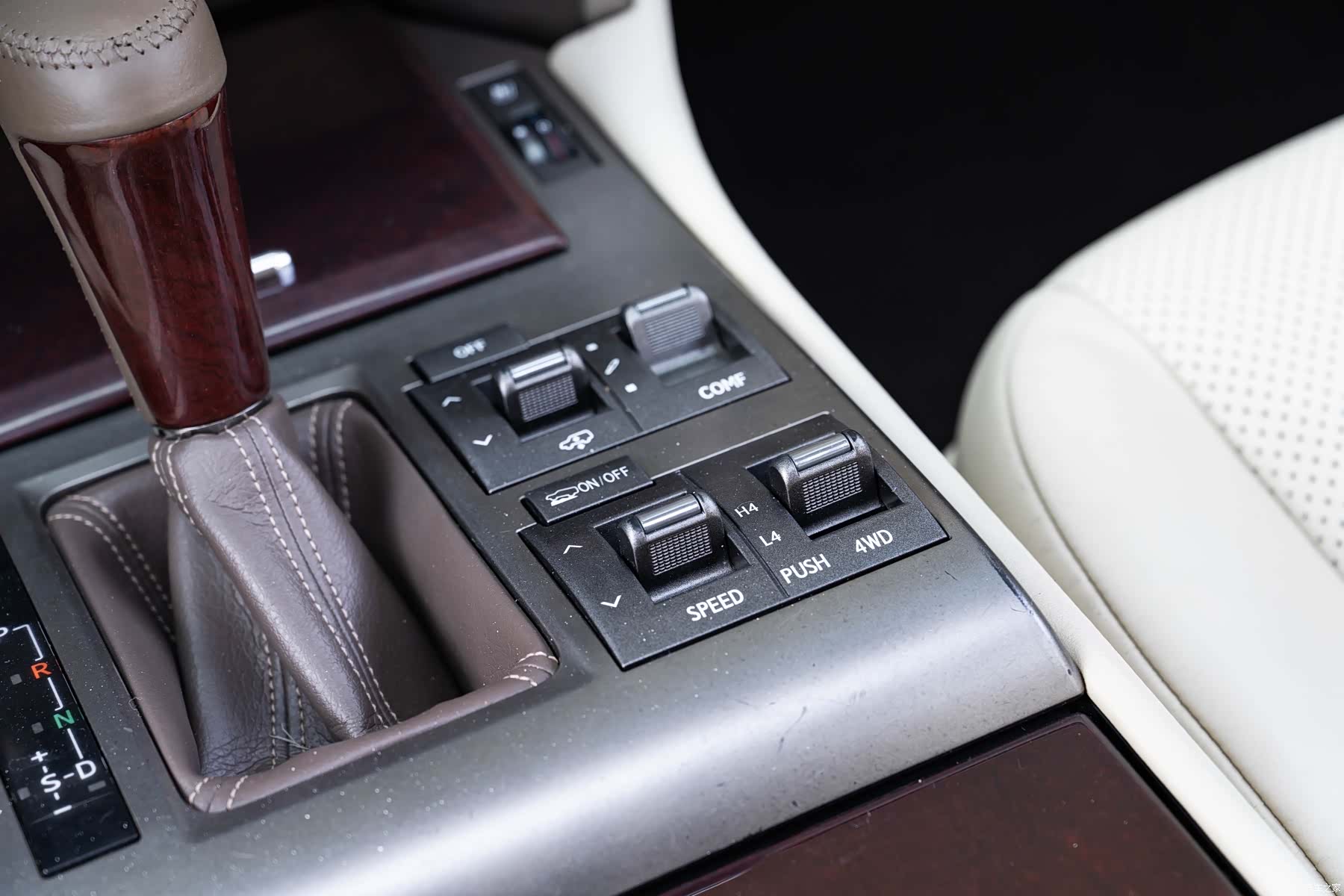 Lexus GX, 2013 17