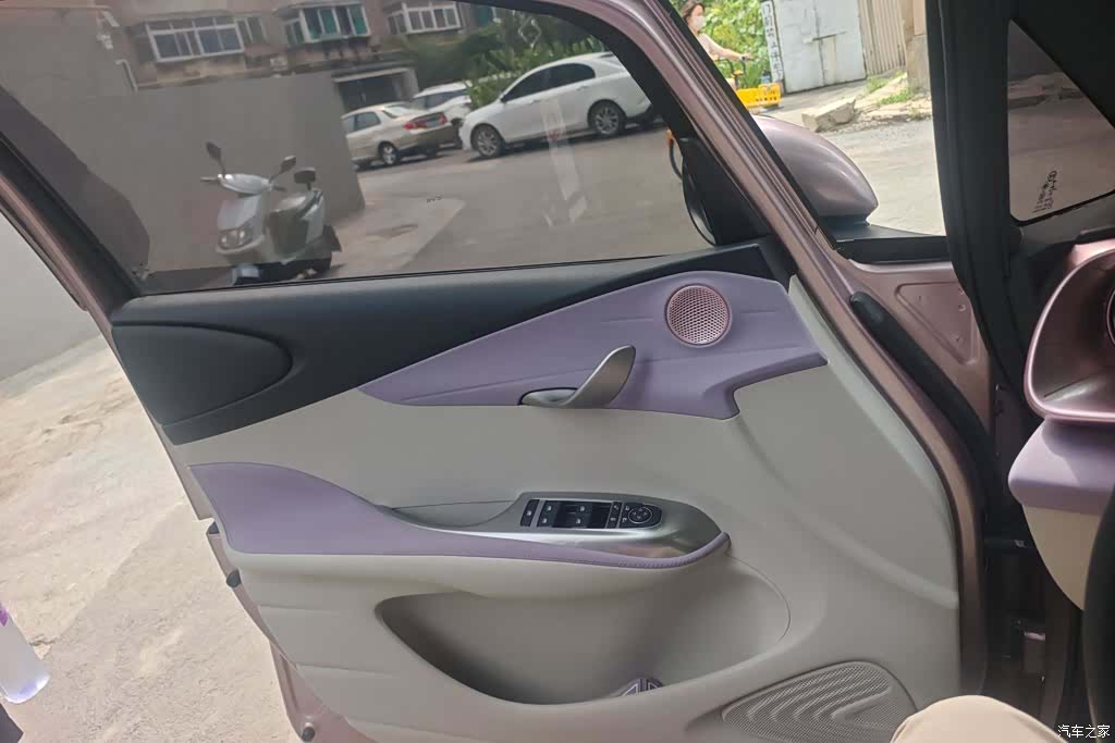 BYD Dolphin, 2023 7