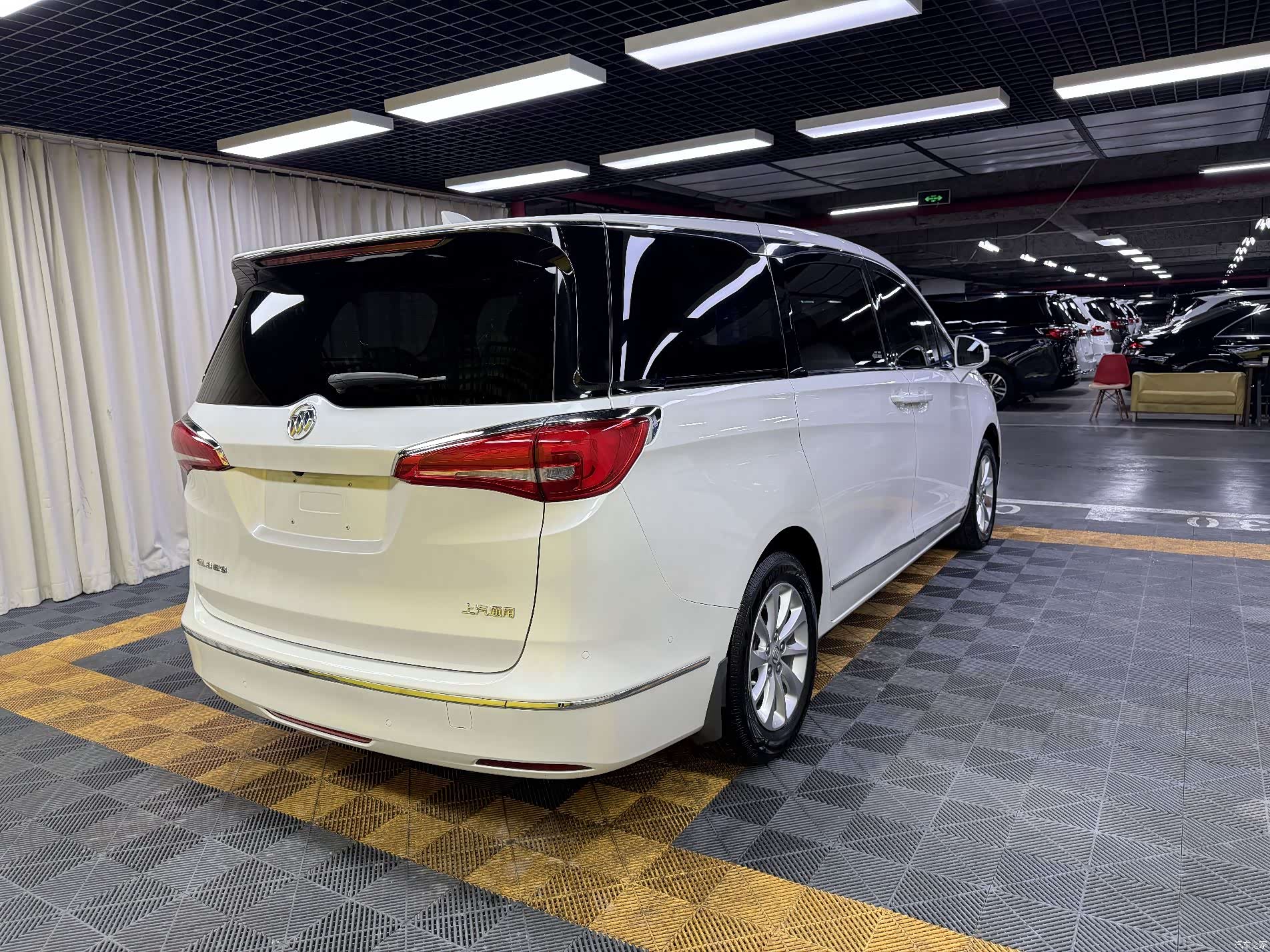 Buick GL8, 2017 все фото