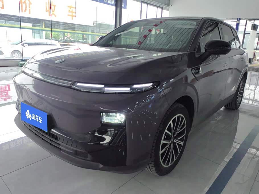 Leapmotor B10