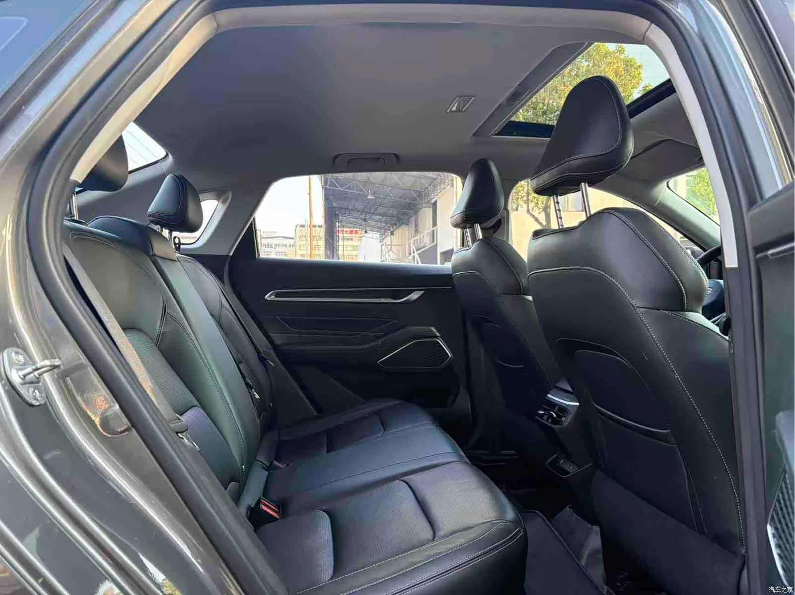 Geely Emgrand, 2022 11