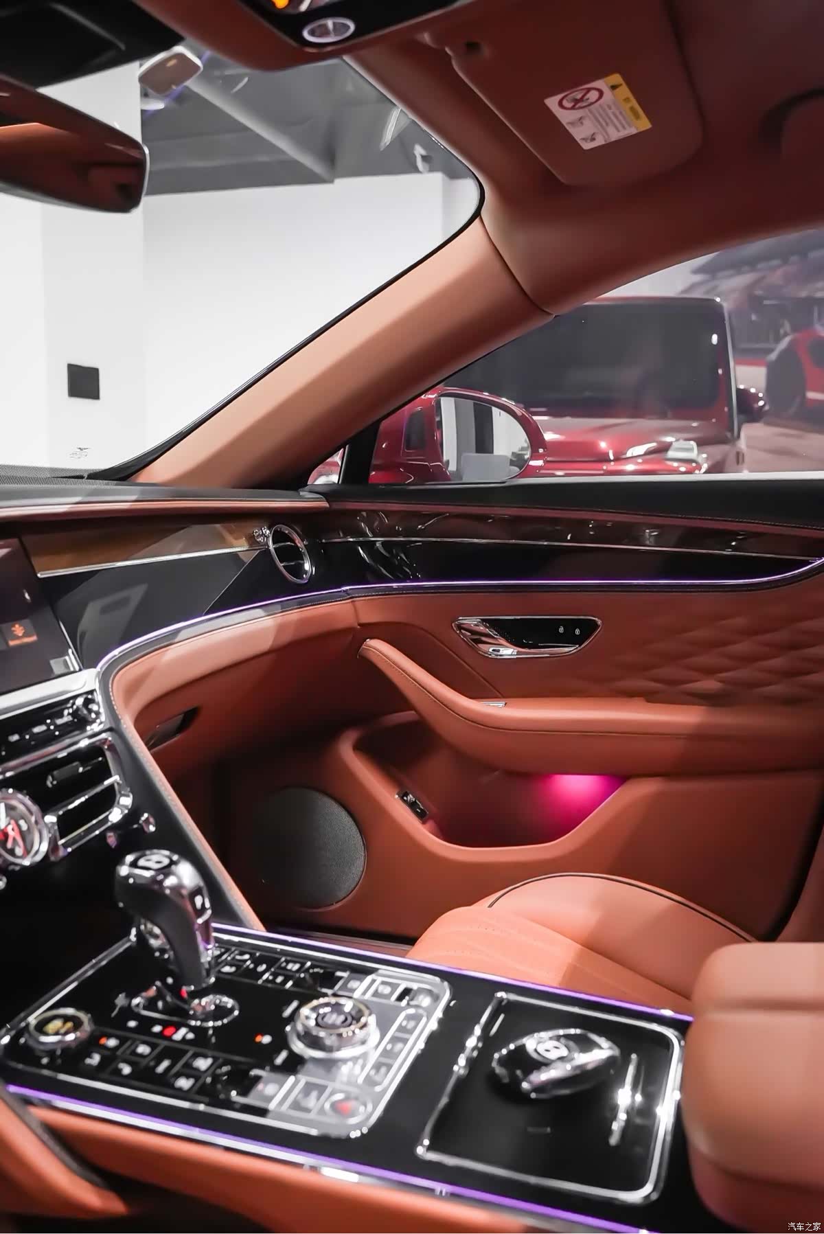 Bentley Flying Spur, 2022 14
