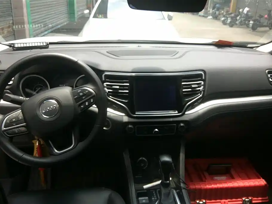 Jeep Grand Commander