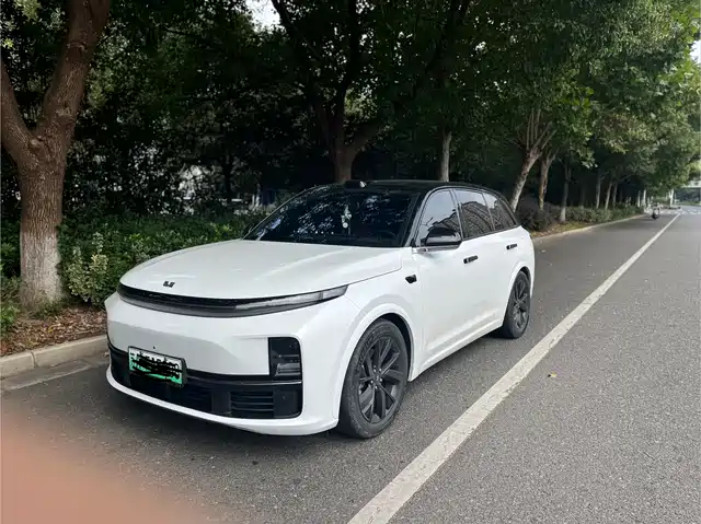 Li Auto L7 2023 — купить из Китая под заказ