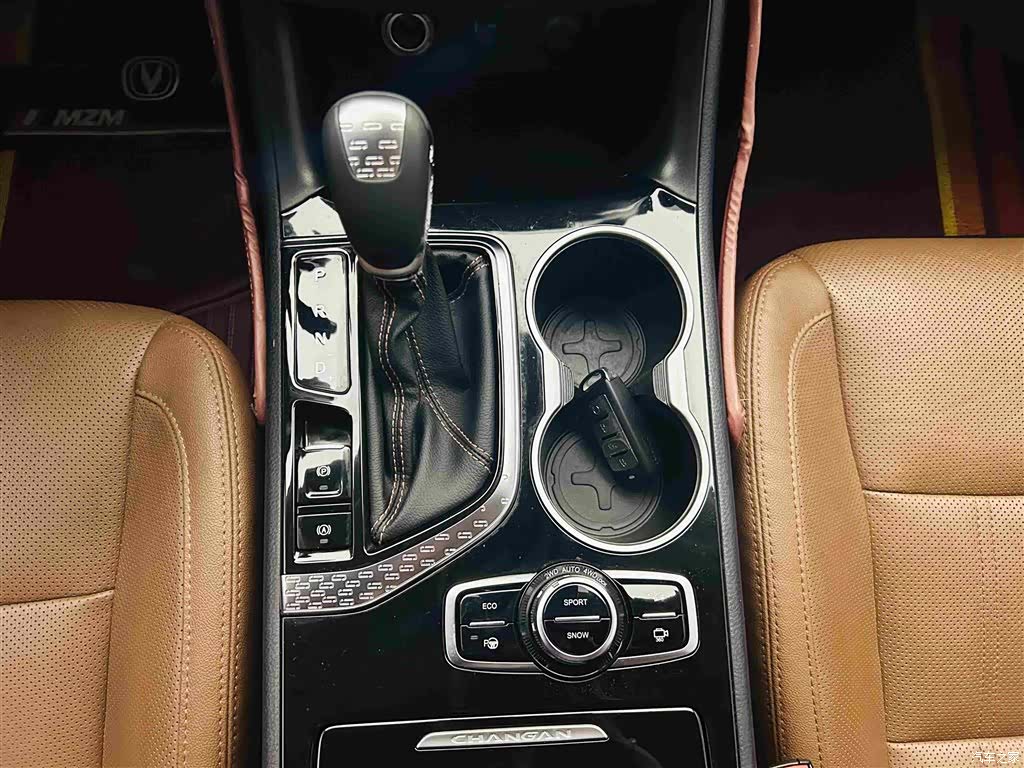 Changan CS95, 2018 17