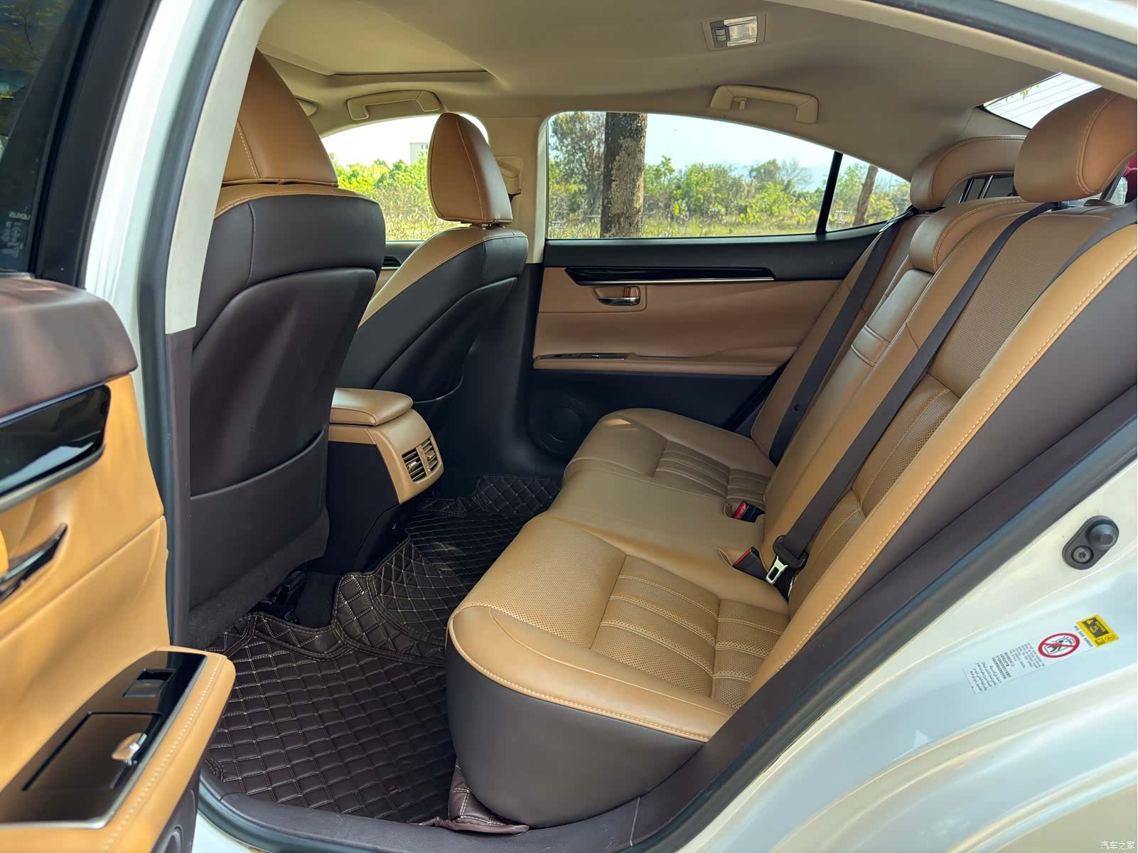 Lexus ES, 2017 7