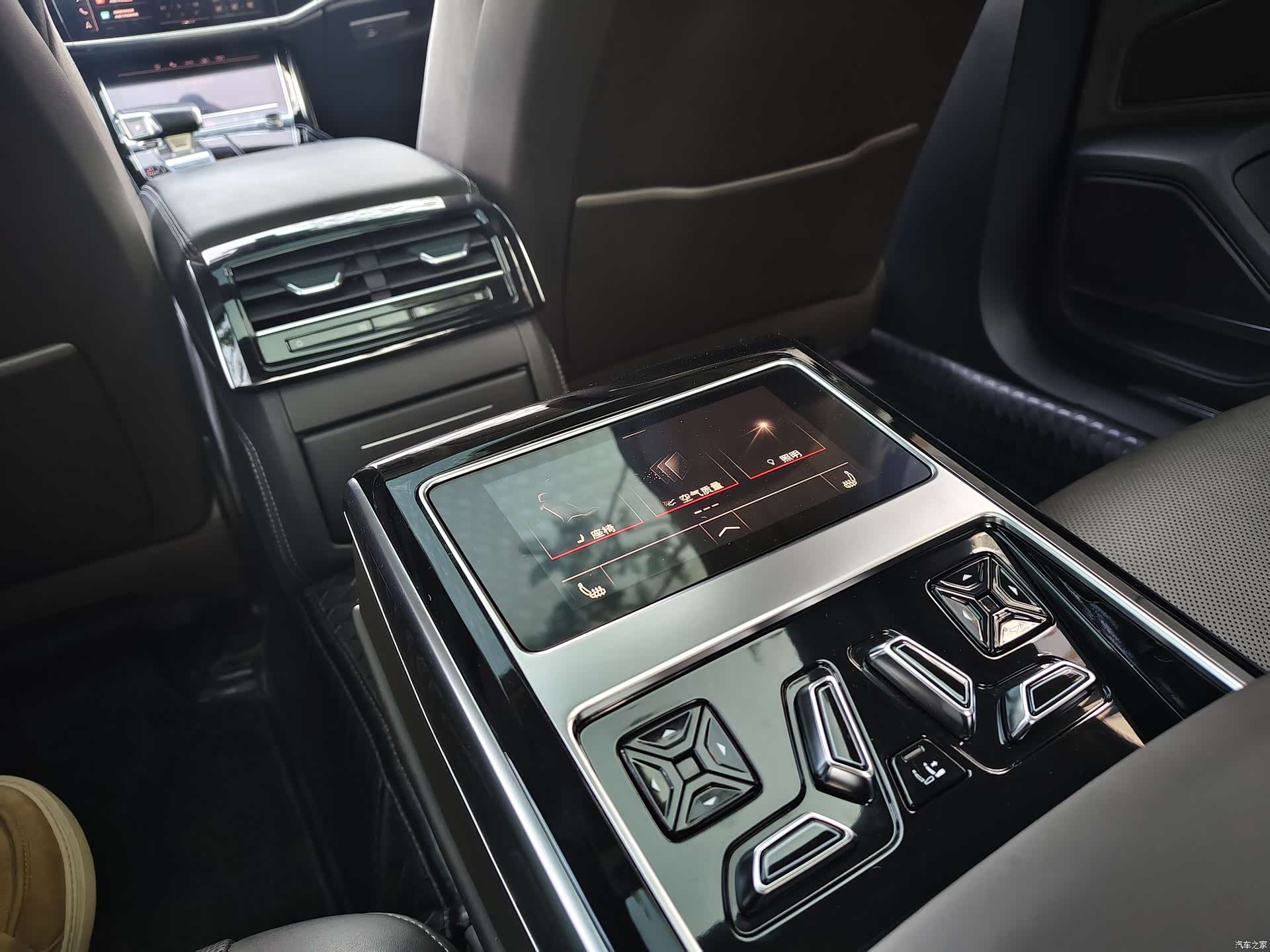 Audi A8L, 2024 6