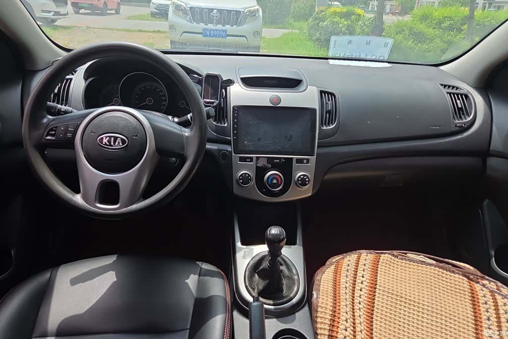 Kia GL, 2012 12