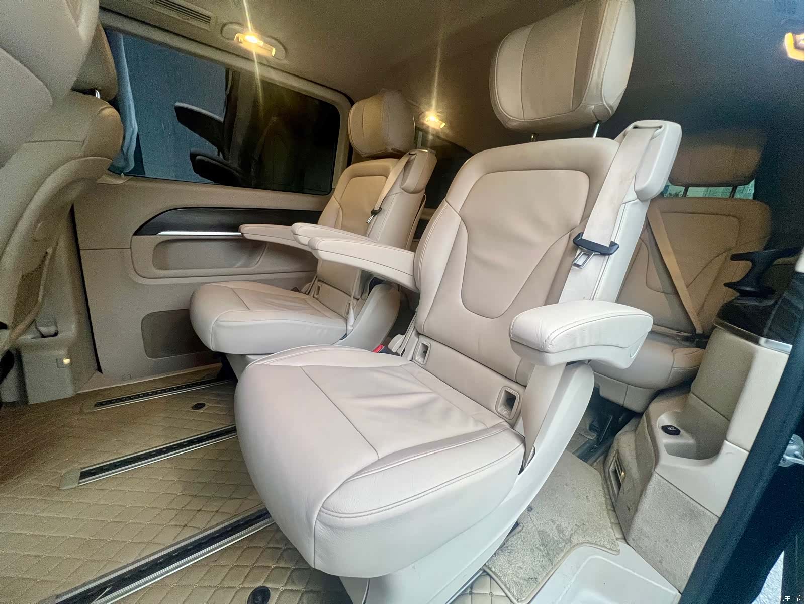 Mercedes-Benz V-Class, 2018 13