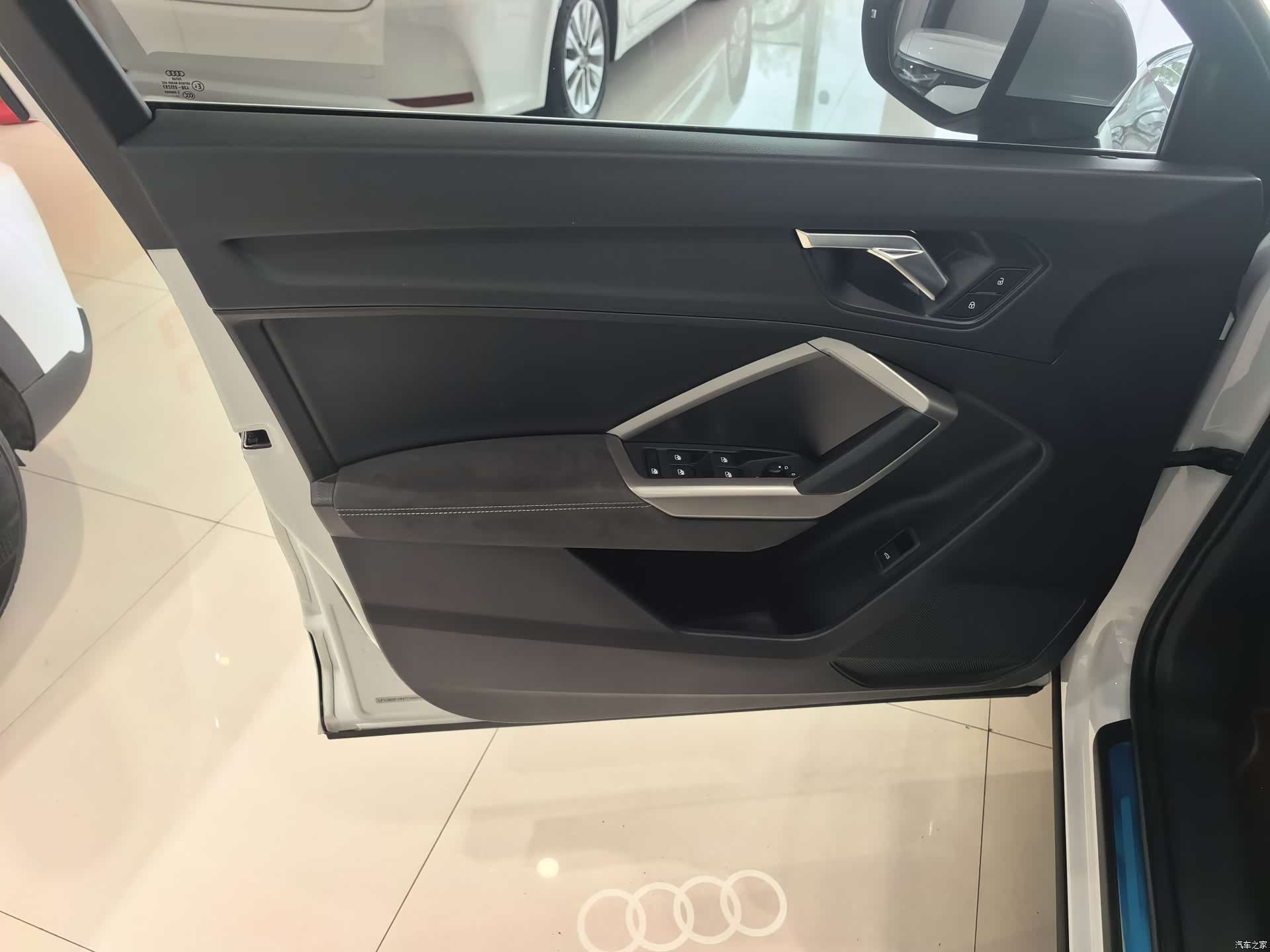 Audi Q3, 2022 4