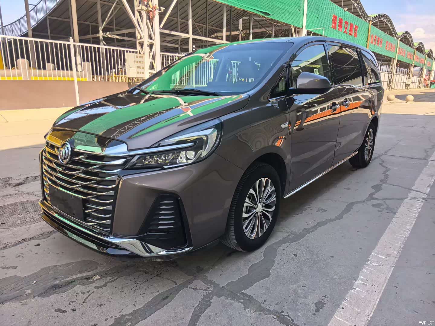 Buick GL8, 2023 1