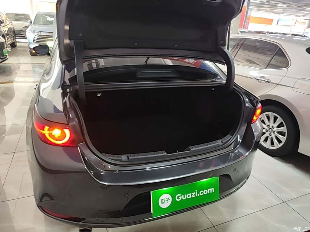 Mazda Mazda3, 2022 19